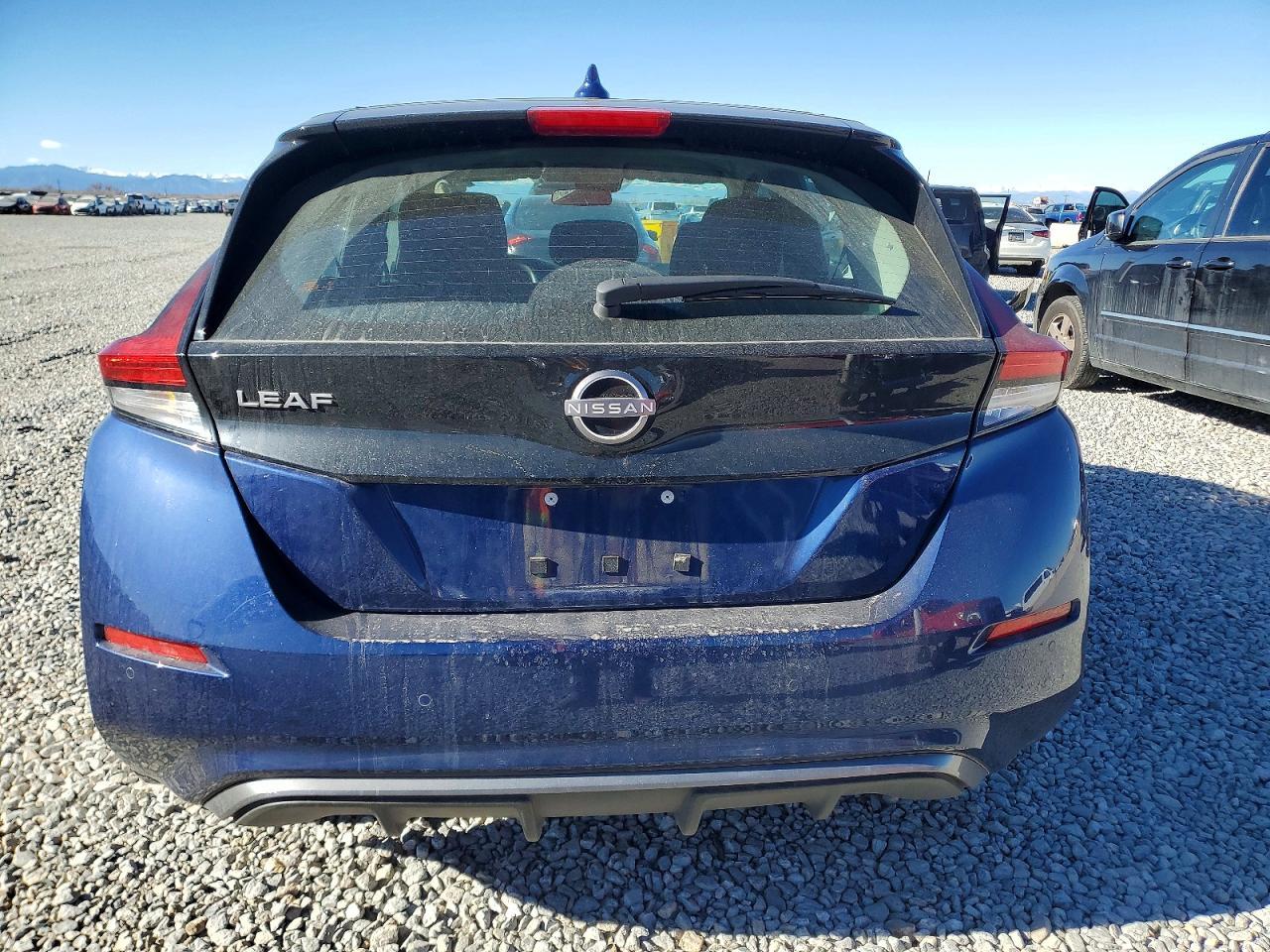 2024 NISSAN LEAF