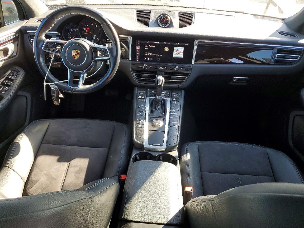 2021 PORSCHE Macan