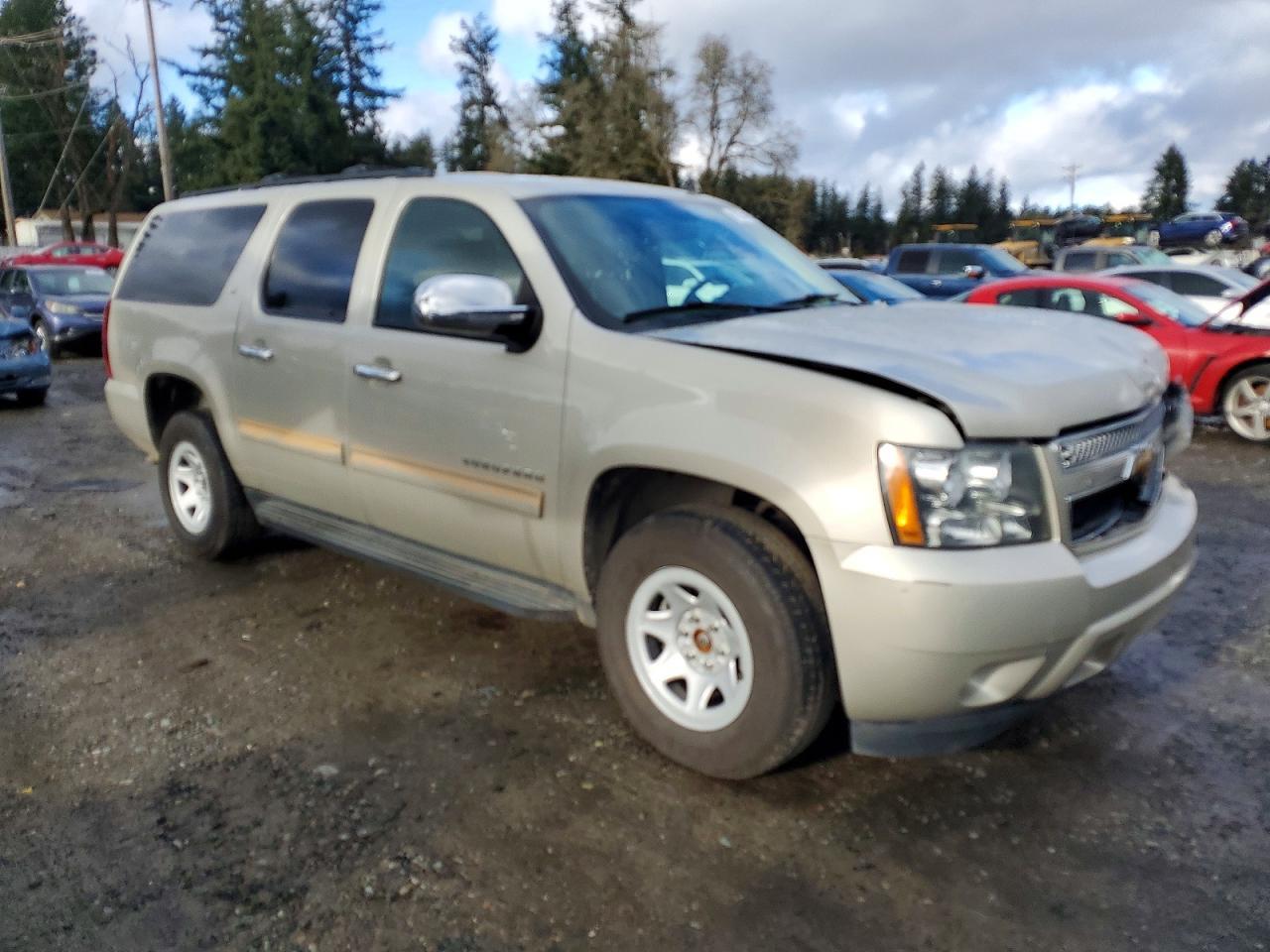 2014 CHEVROLET Suburban
