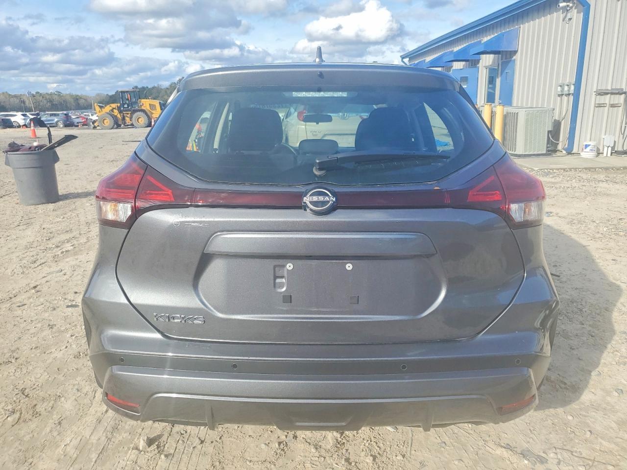 2024 NISSAN KICKS