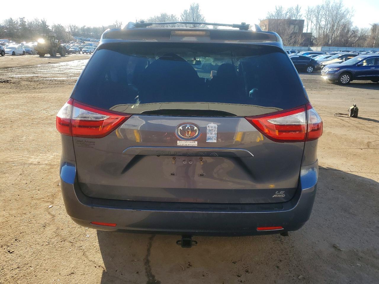 2017 TOYOTA SIENNA