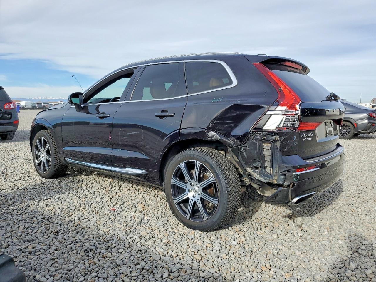 2021 VOLVO XC60