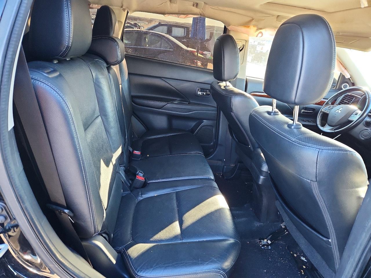 2015 MITSUBISHI outlander