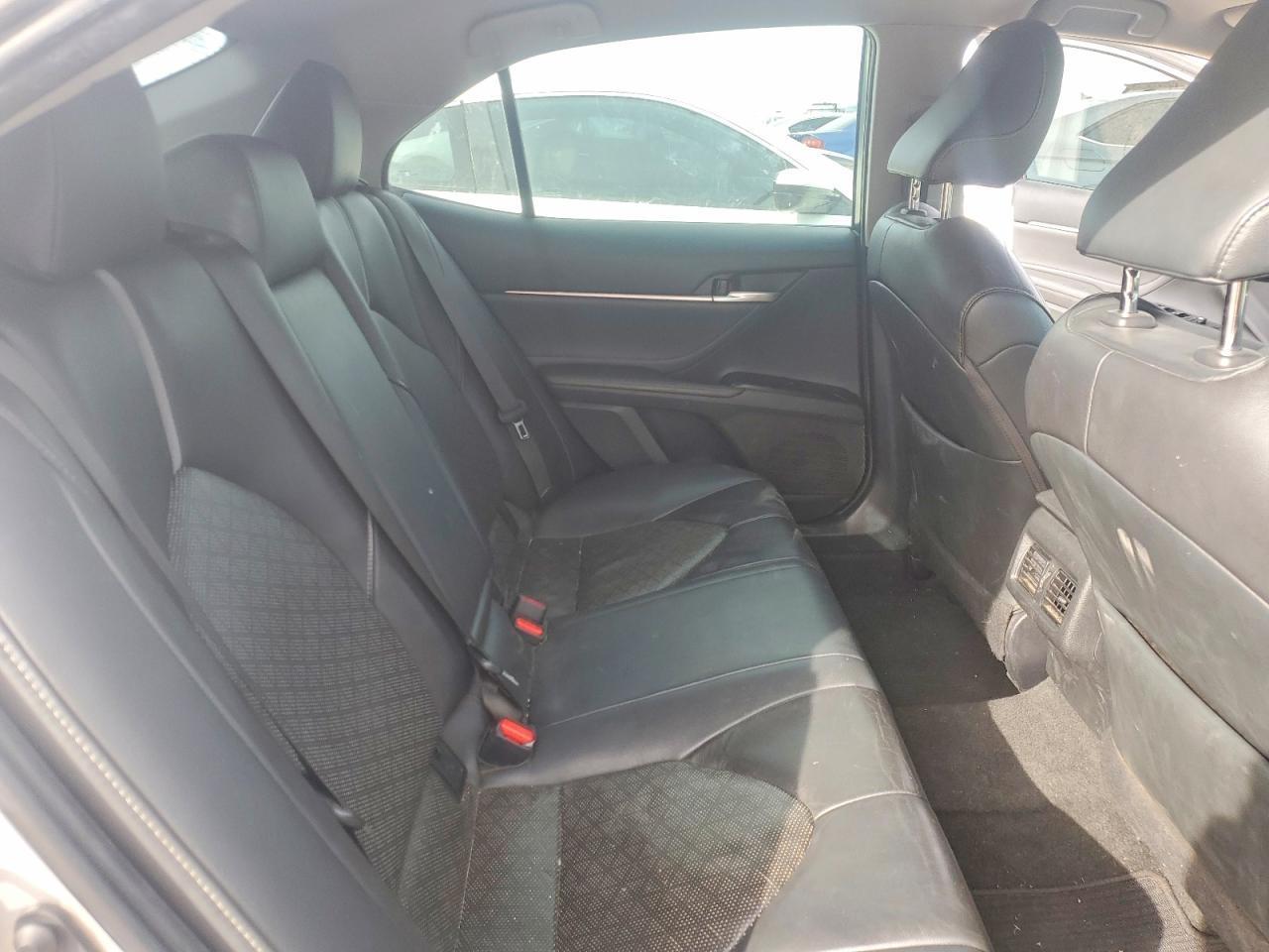 2018 TOYOTA CAMRY