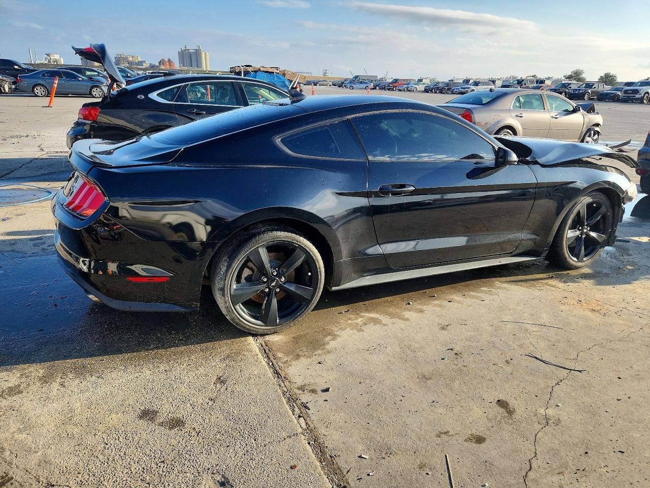 2021 FORD MUSTANG