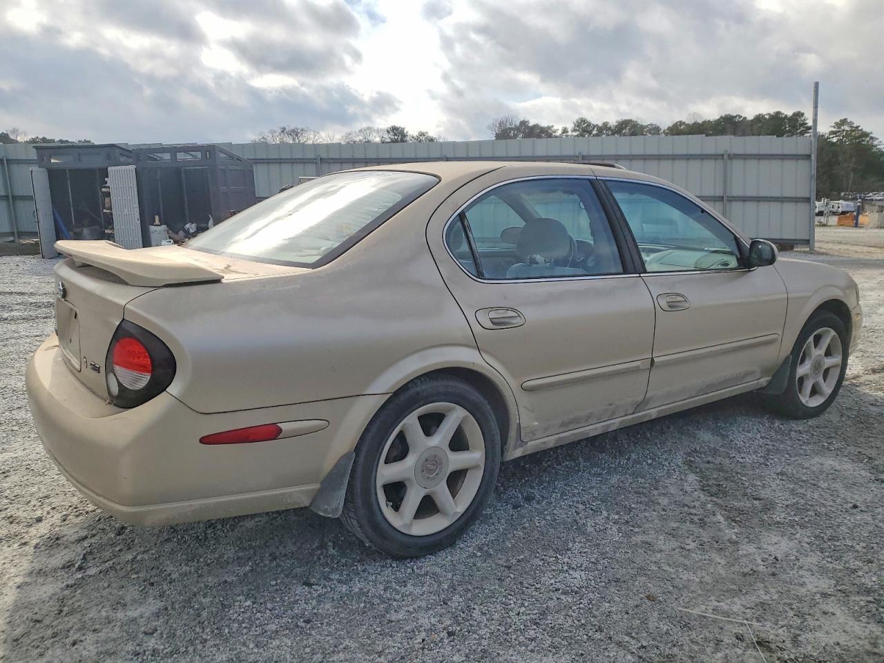 2000 NISSAN Maxima