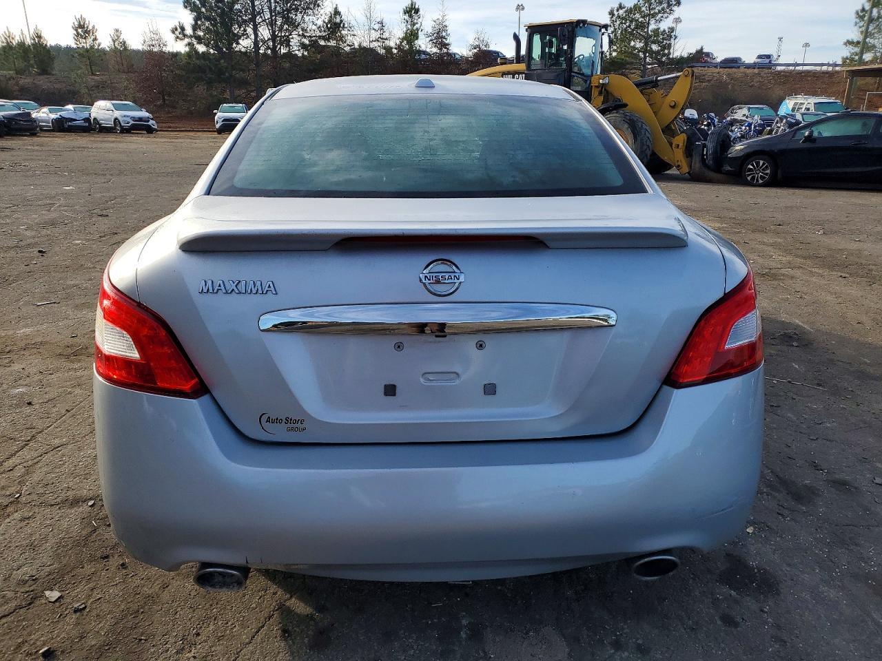 2011 NISSAN Maxima