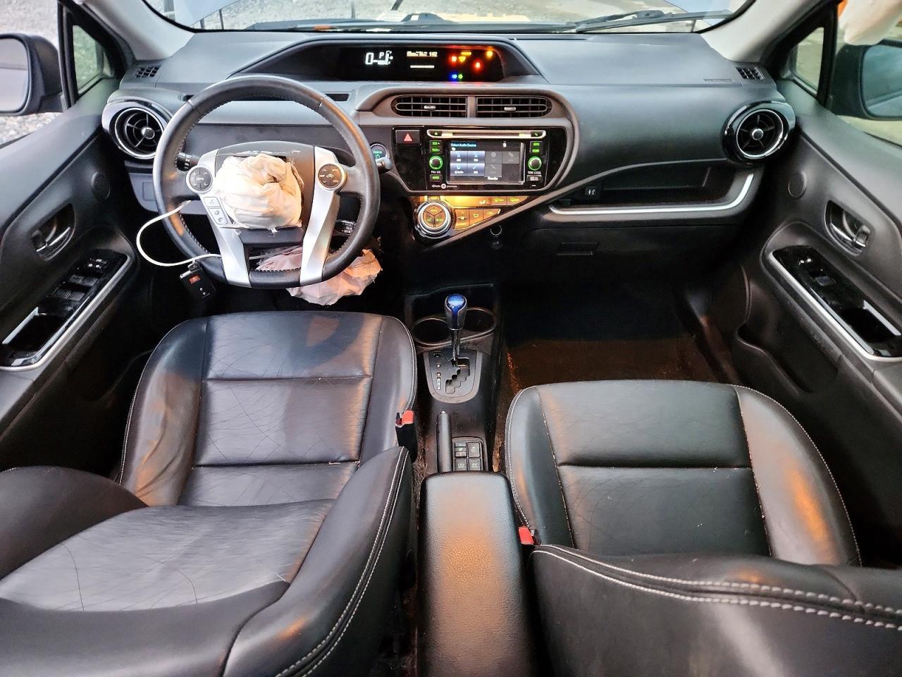 2015 TOYOTA Prius c