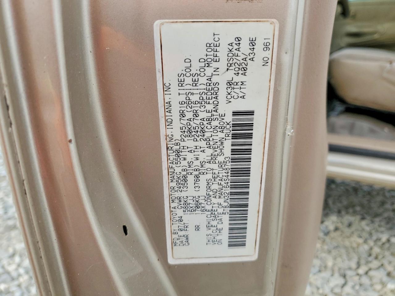 2004 TOYOTA TUNDRA