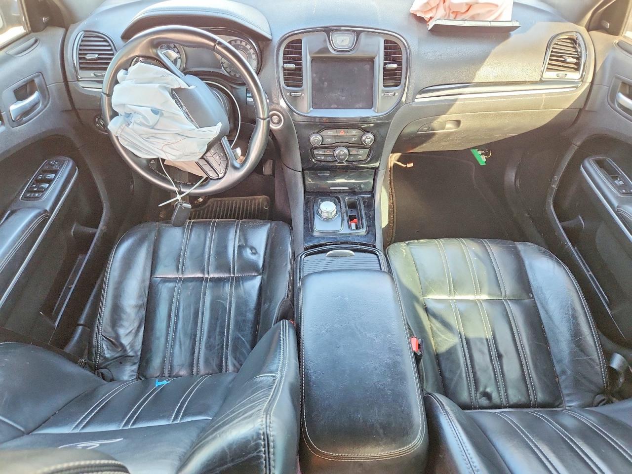 2019 CHRYSLER 300