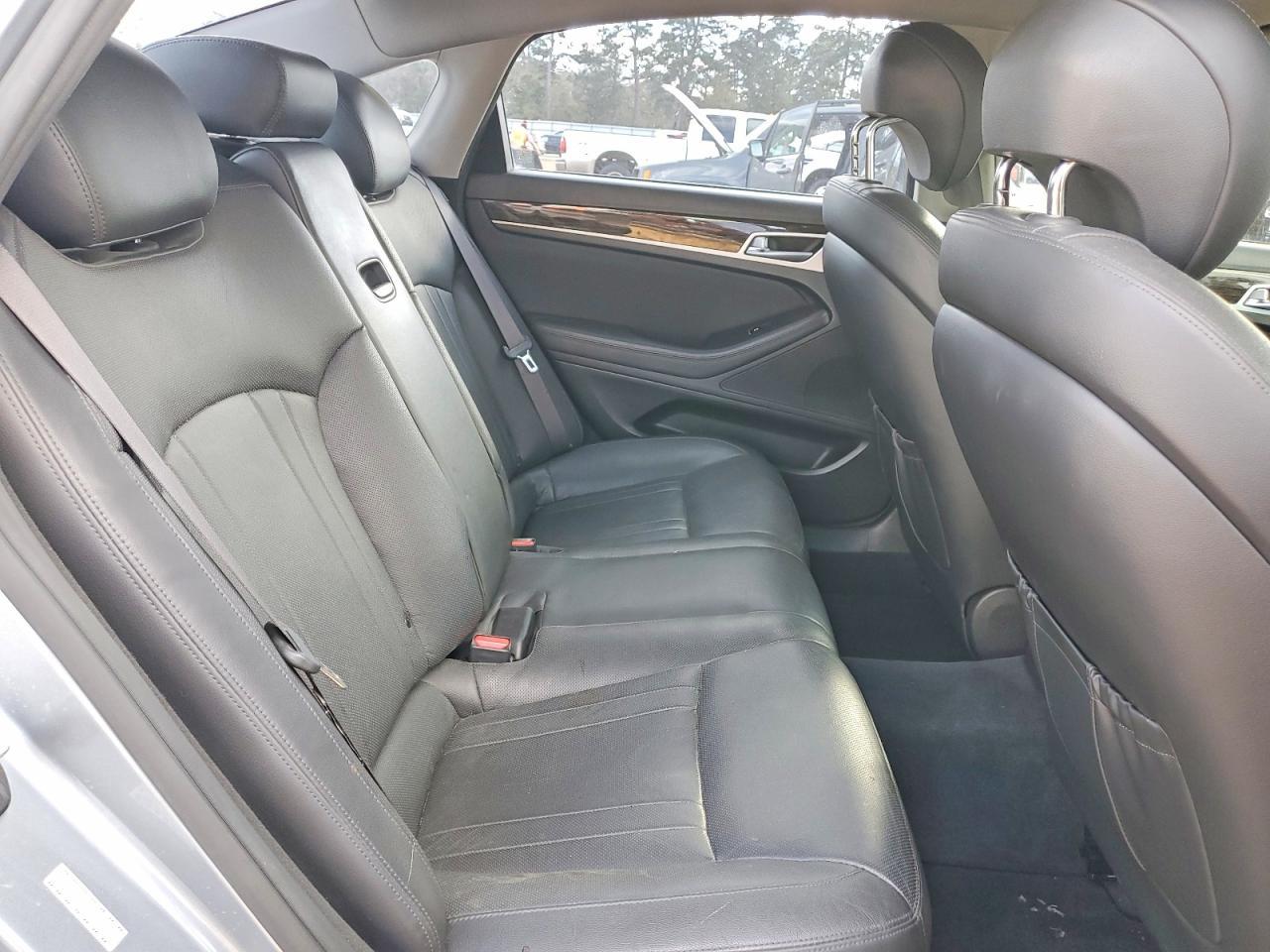 2016 HYUNDAI GENESIS