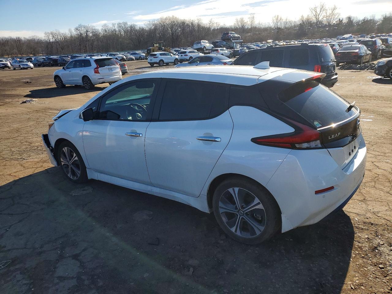 2022 NISSAN LEAF