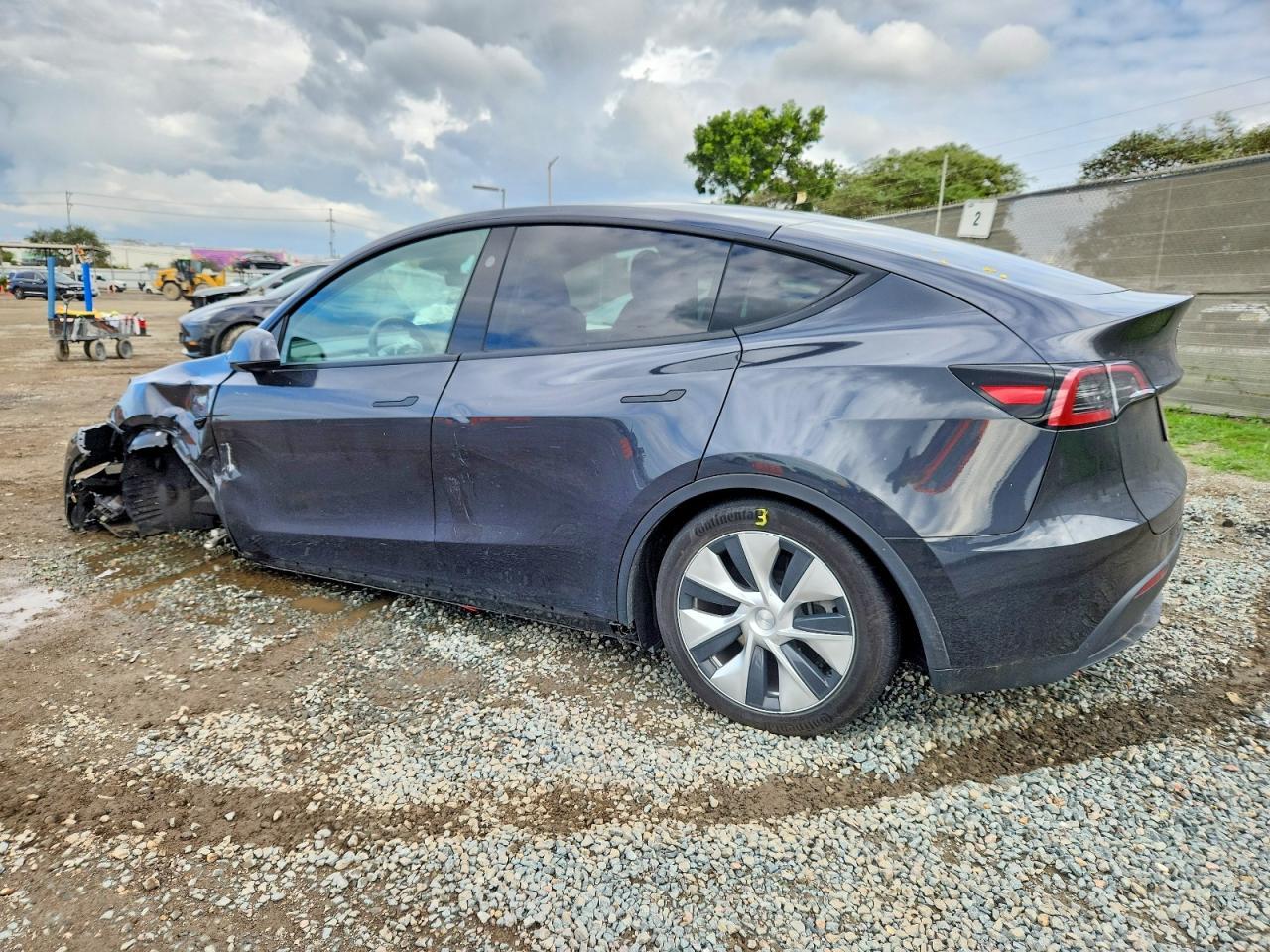 2024 TESLA MODEL Y