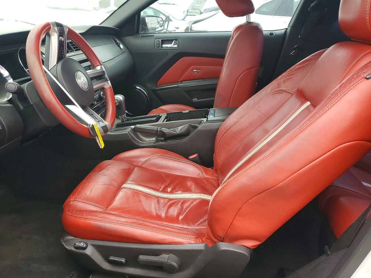2011 FORD MUSTANG