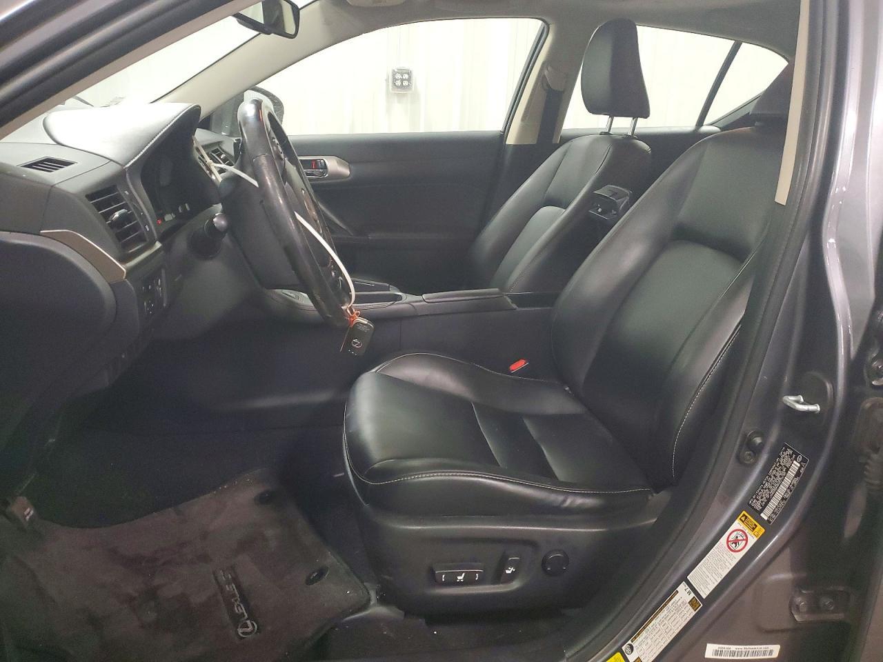 2016 LEXUS CT 200