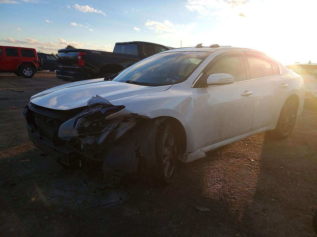 2014 NISSAN Maxima