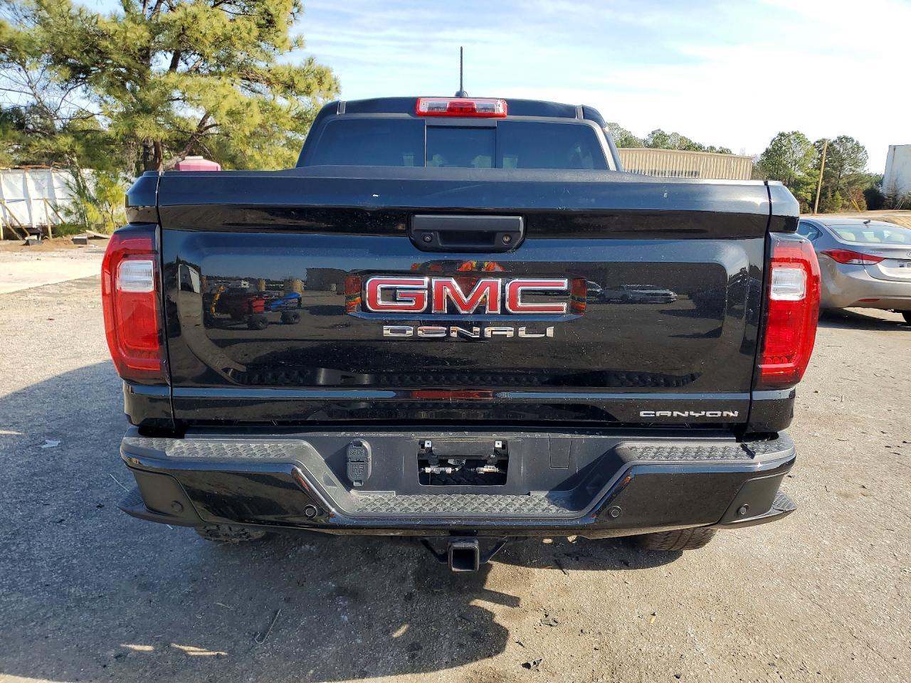 2023 GMC CANYON