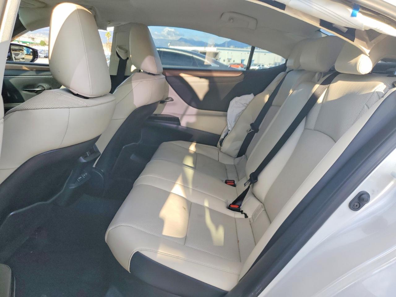 2024 LEXUS ES 300H