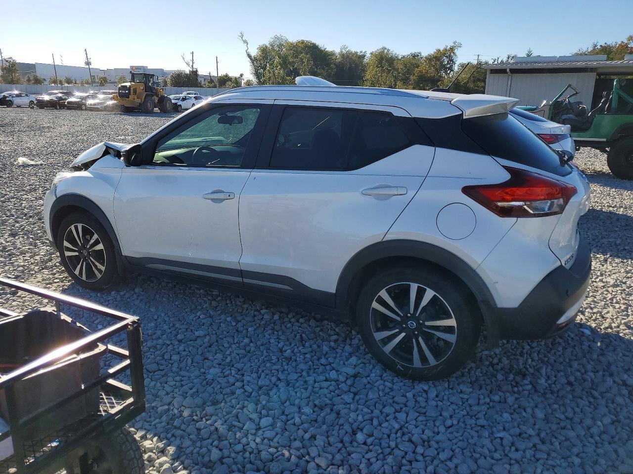 2020 NISSAN KICKS