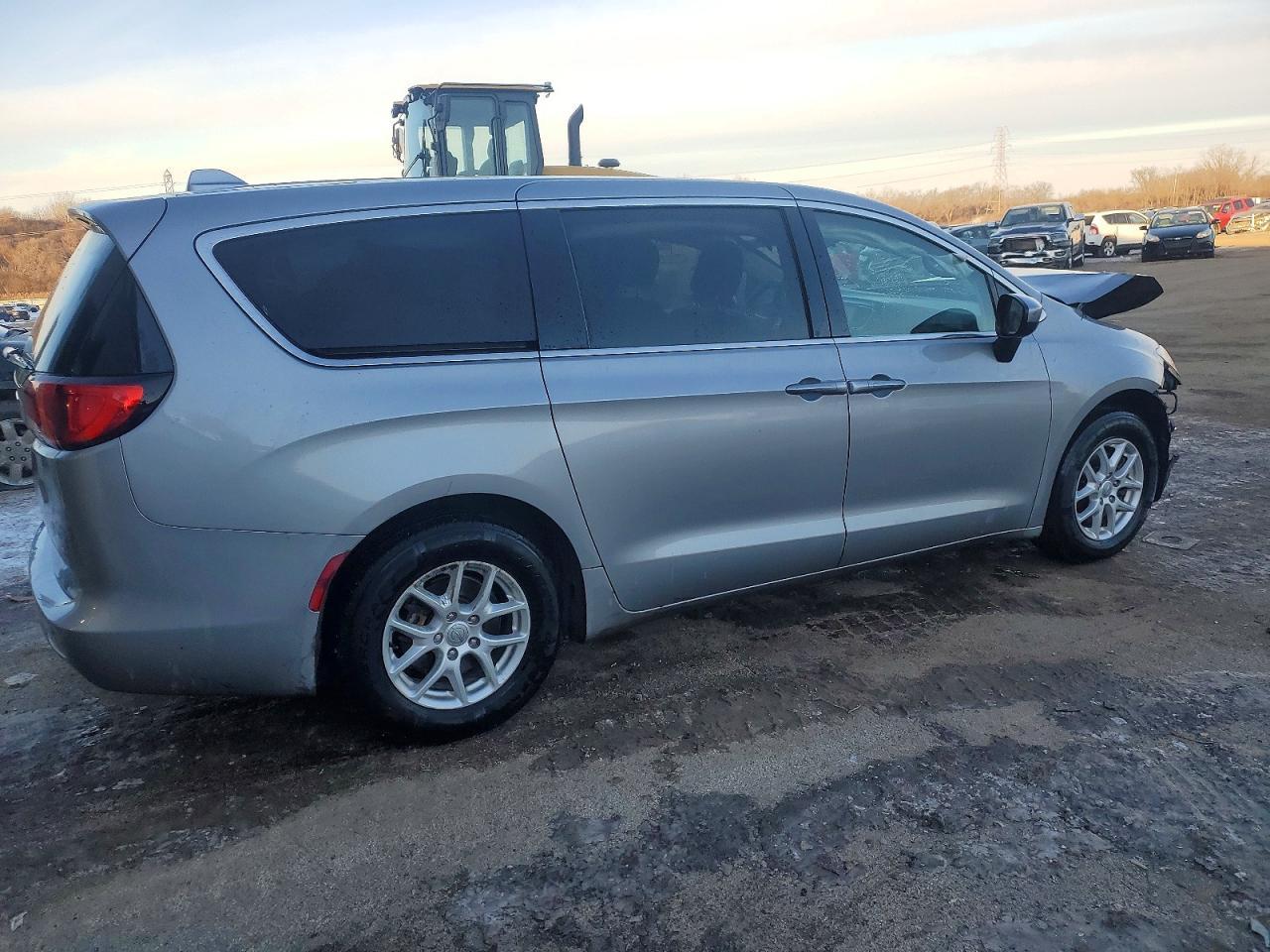 2020 CHRYSLER Voyager