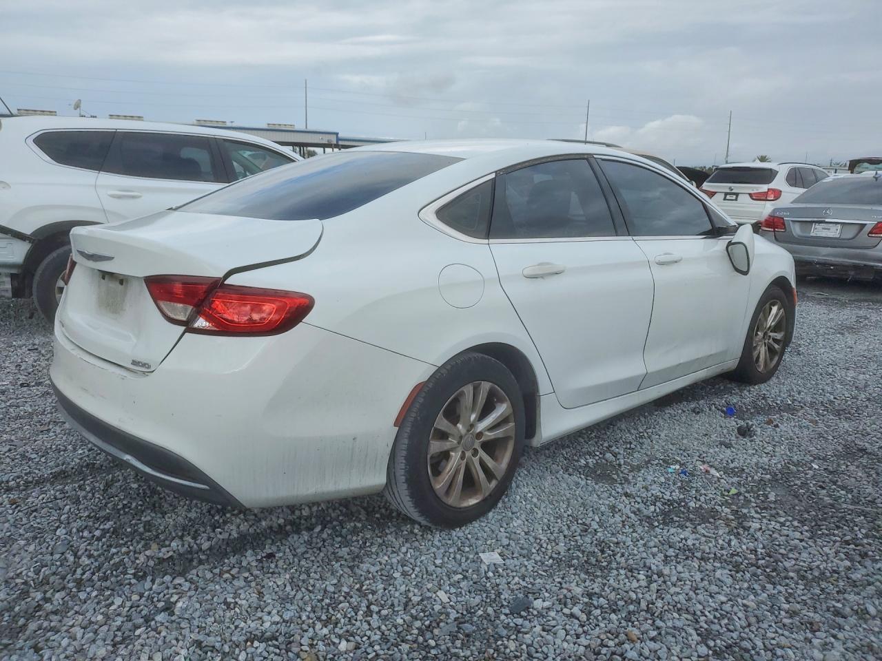 2016 CHRYSLER 200