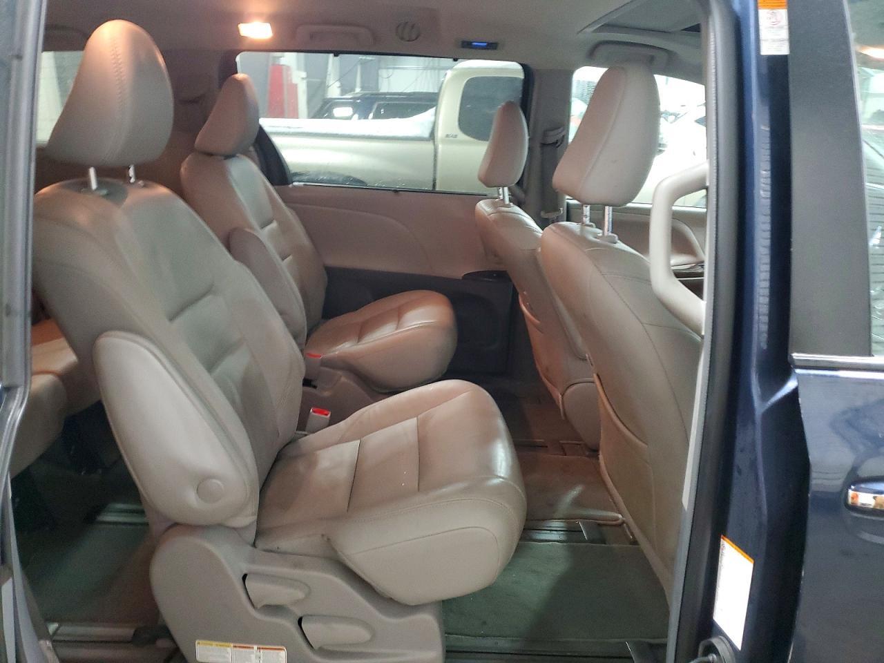 2018 TOYOTA SIENNA