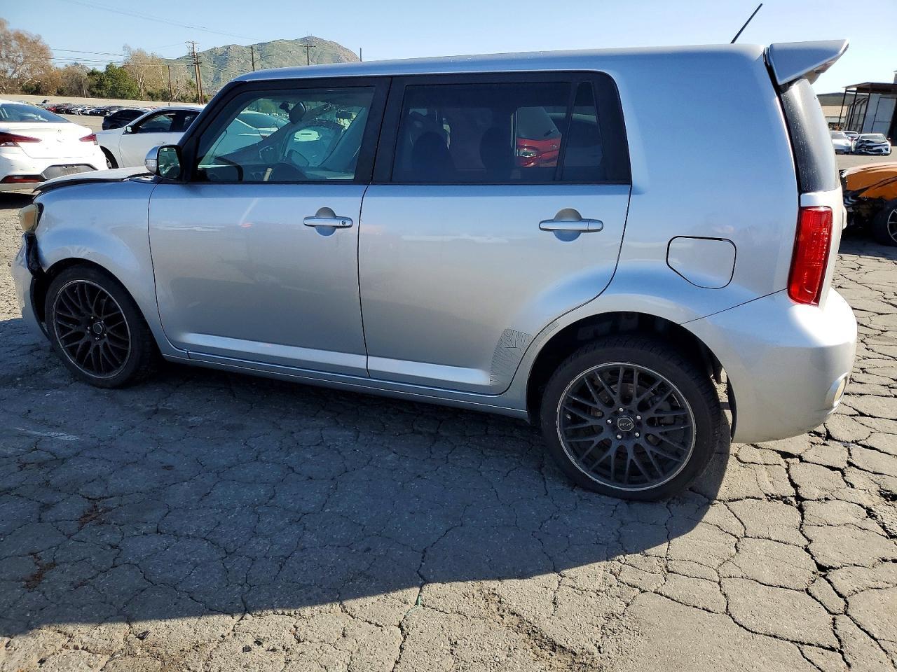 2010 TOYOTA SCION