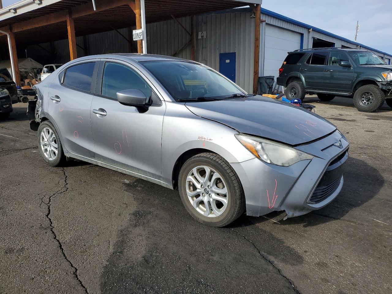 2016 TOYOTA SCION