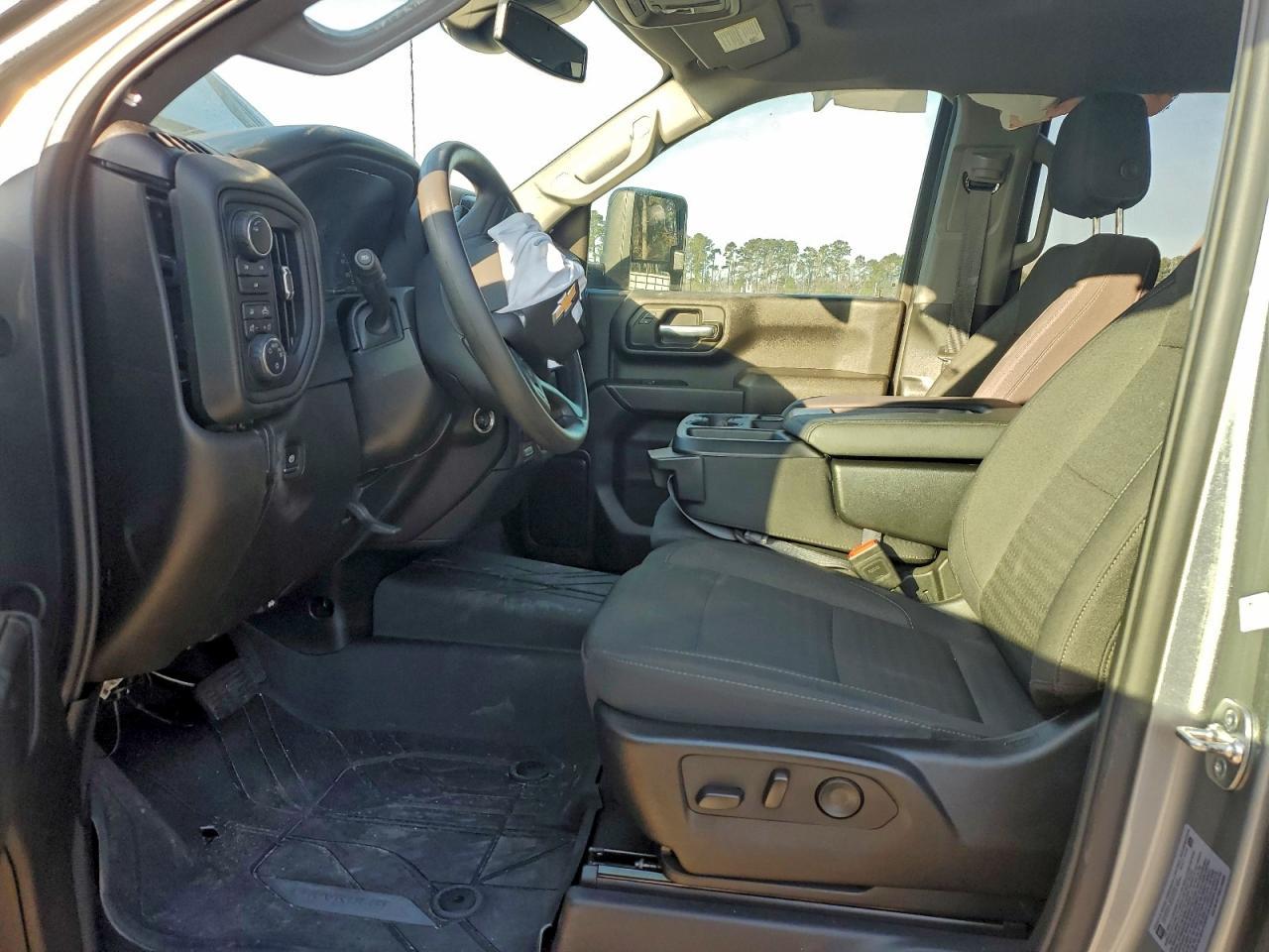 2025 CHEVROLET Silverado