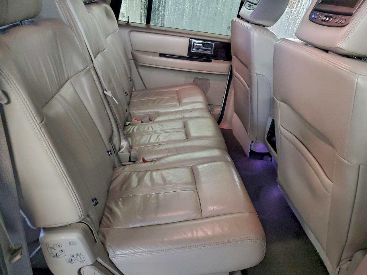 2016 LINCOLN Navigator