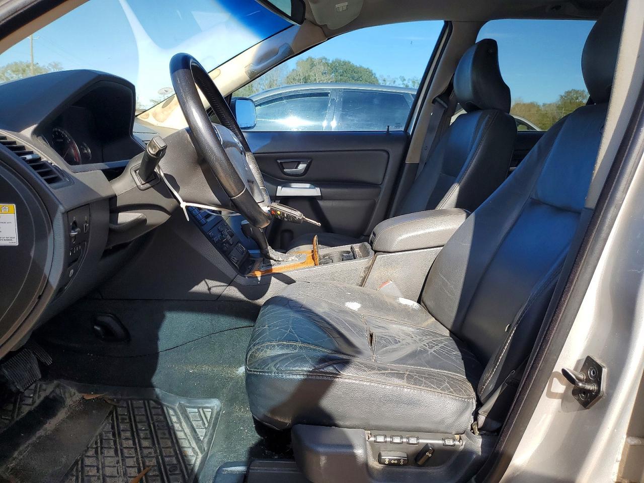 2004 VOLVO XC90