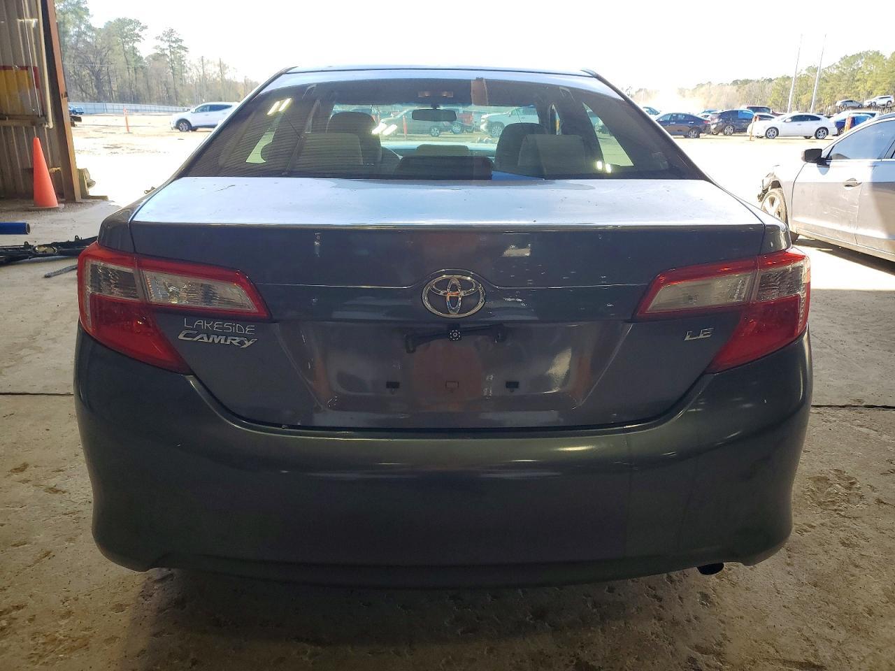 2014 TOYOTA CAMRY