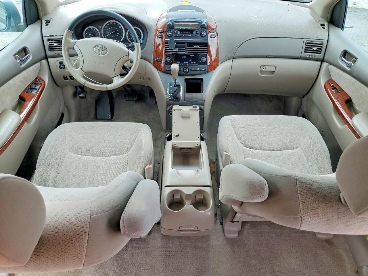 2005 TOYOTA SIENNA
