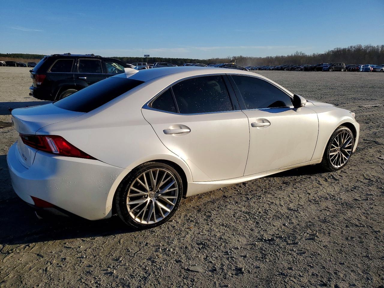 2016 LEXUS IS 200t