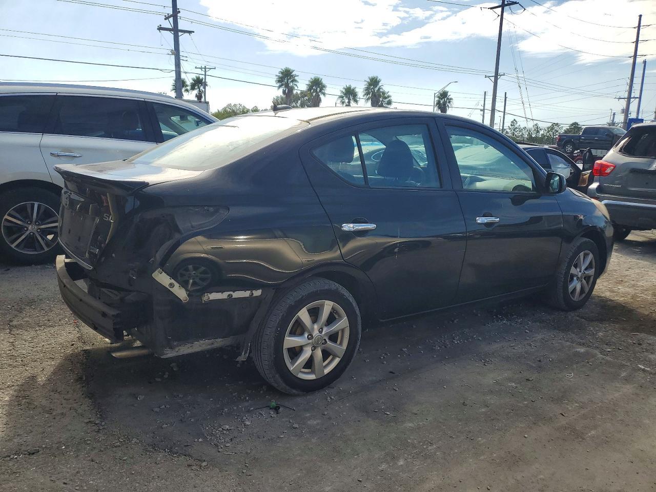 2012 NISSAN VERSA