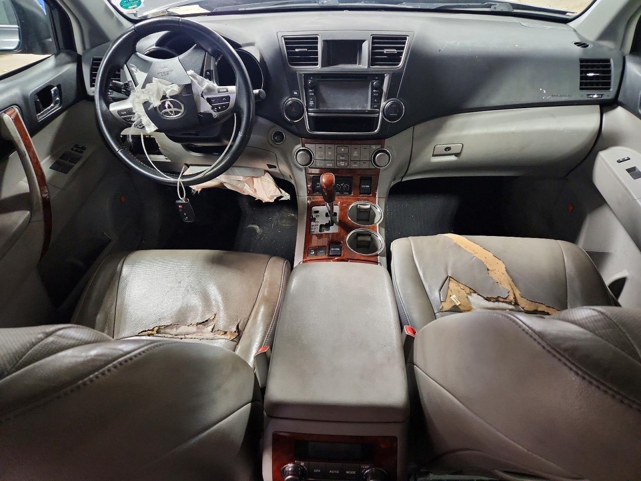 2013 TOYOTA HIGHLANDER