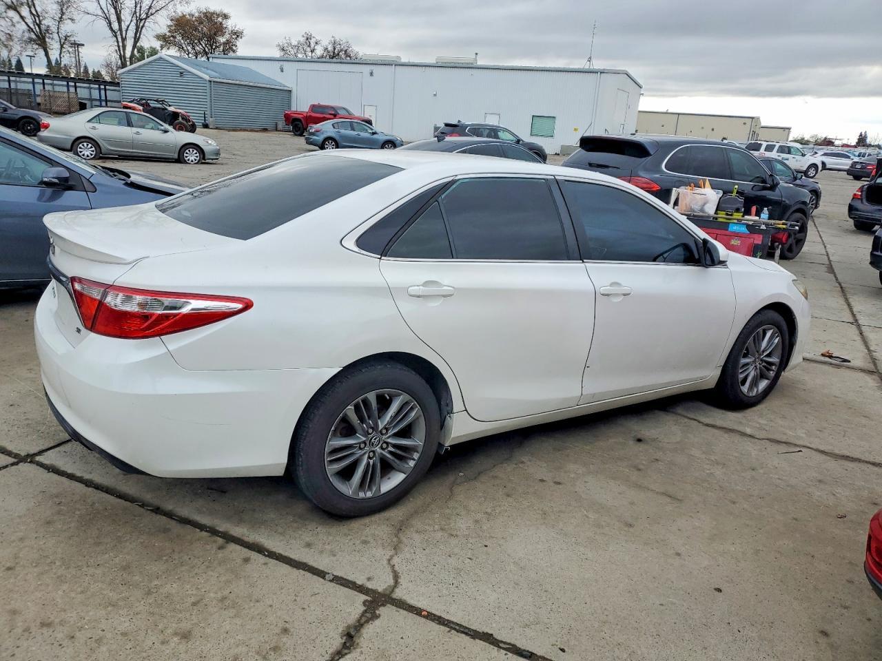 2015 TOYOTA CAMRY
