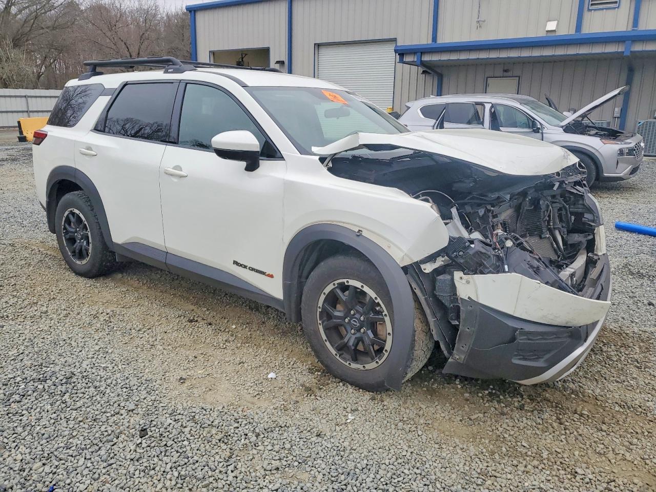 2024 NISSAN PATHFINDER