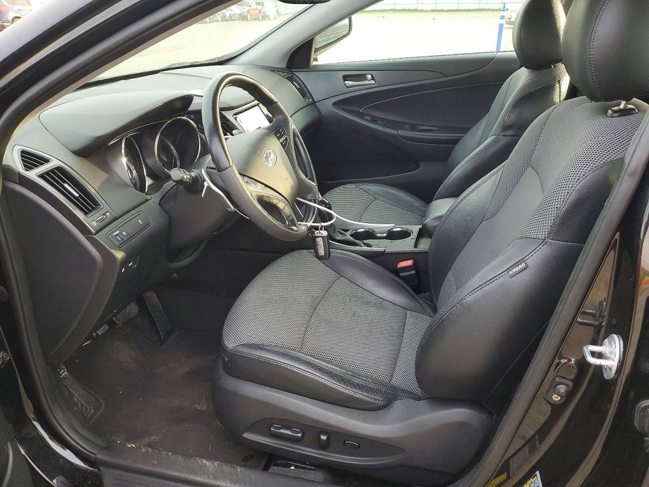 2011 HYUNDAI SONATA