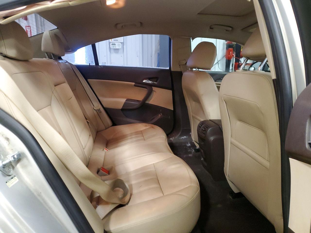 2011 BUICK Regal