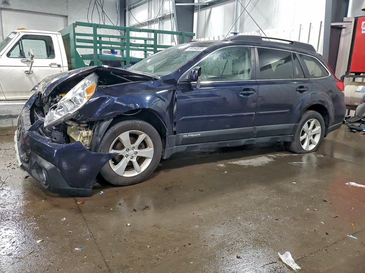 2013 SUBARU Outback