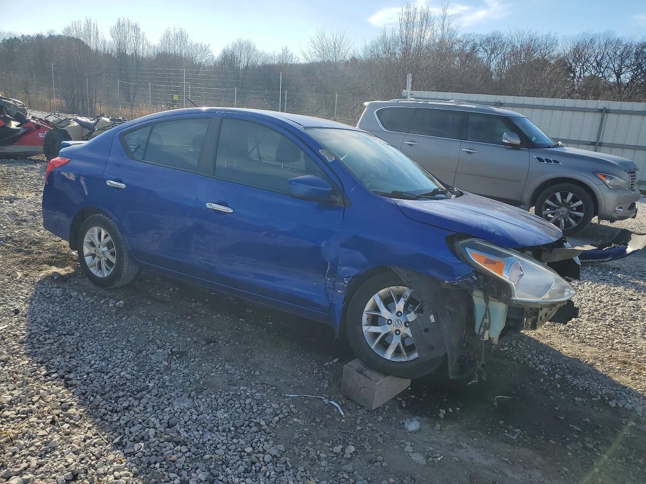 2015 NISSAN VERSA