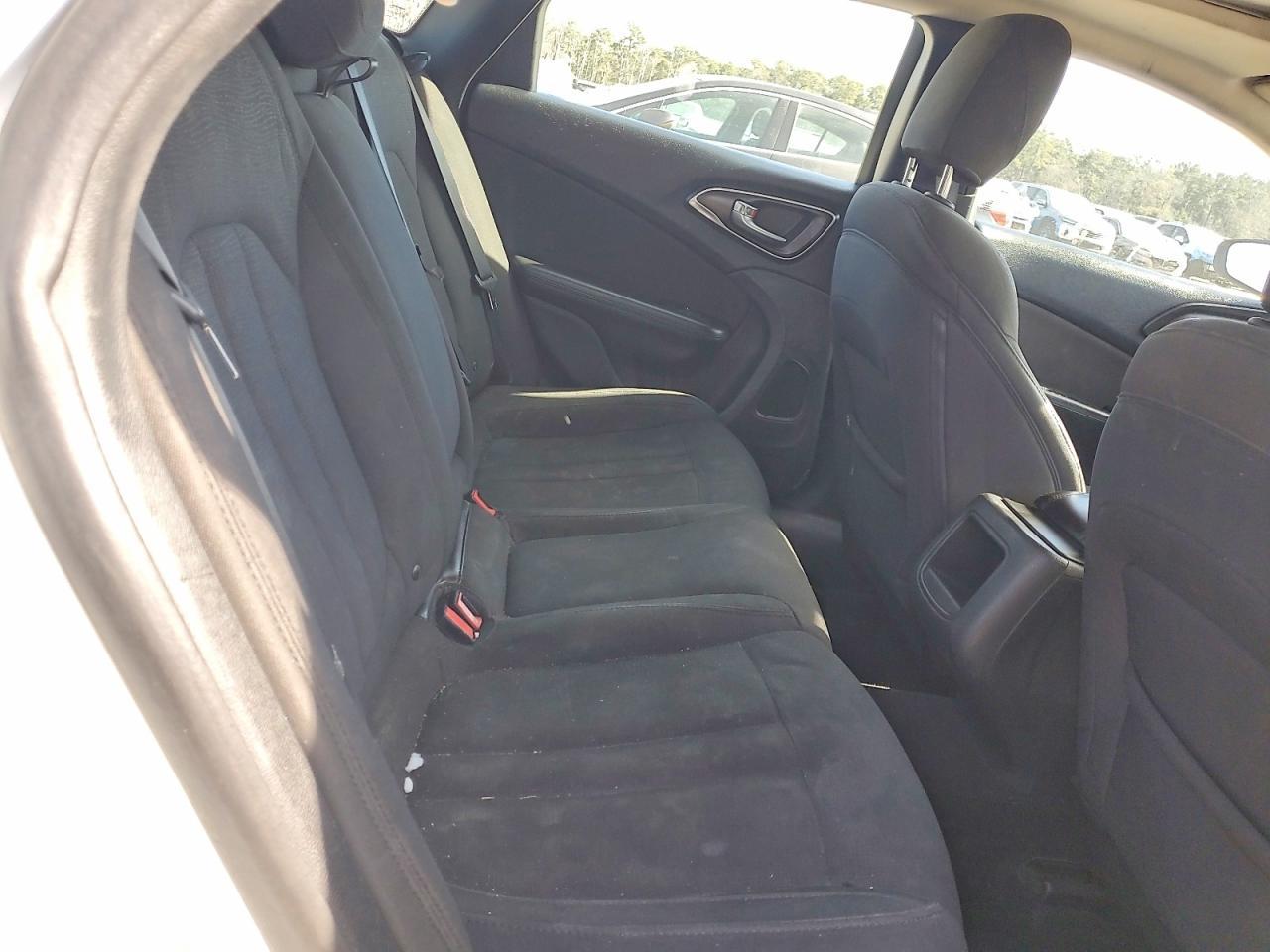 2016 CHRYSLER 200