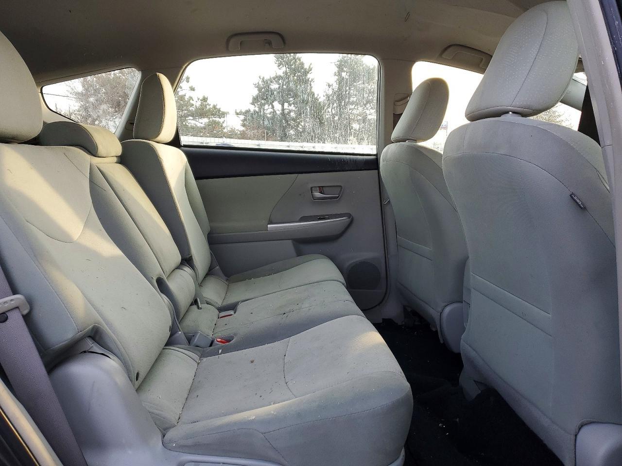 2013 TOYOTA PRIUS V