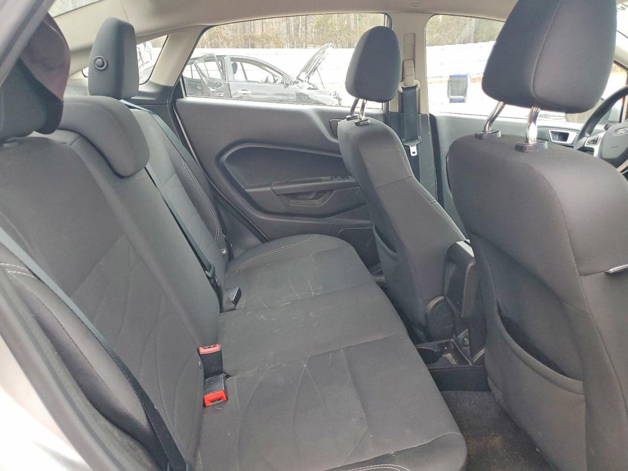 2016 FORD Fiesta