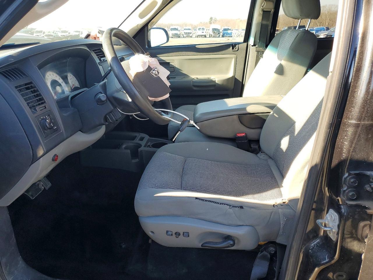 2011 DODGE Dakota