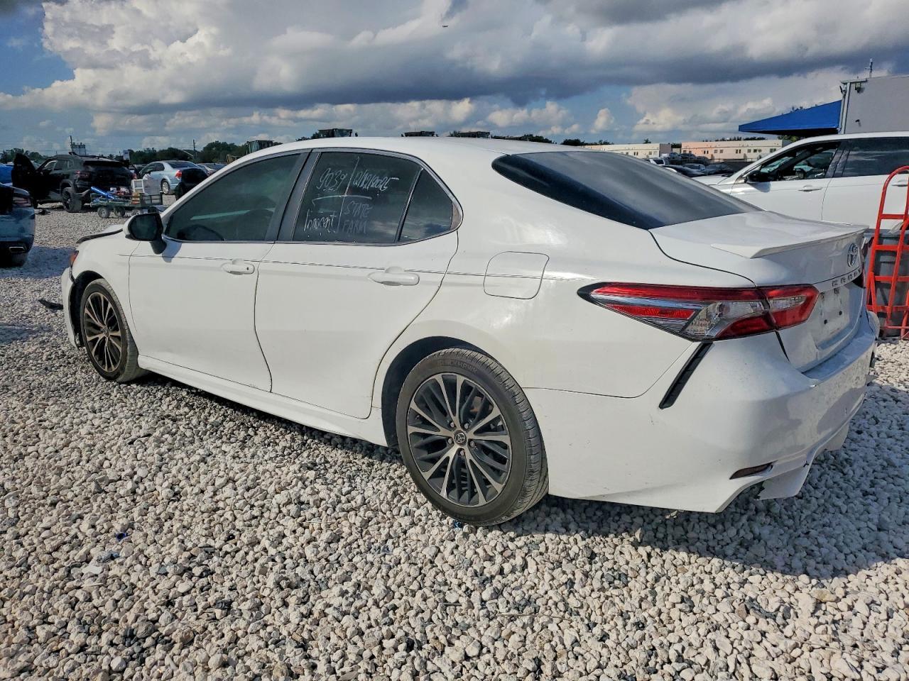 2018 TOYOTA CAMRY