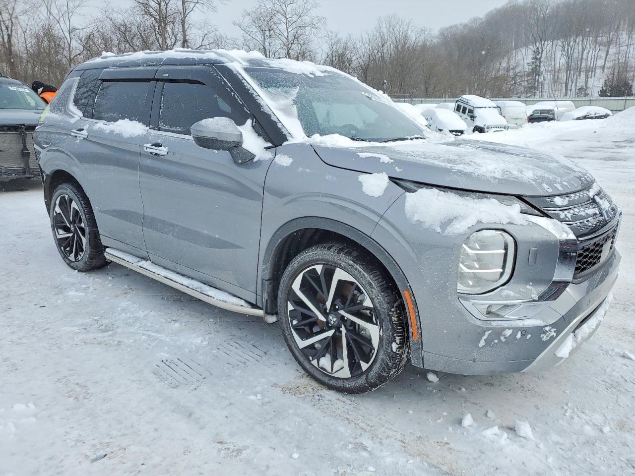 2023 MITSUBISHI outlander