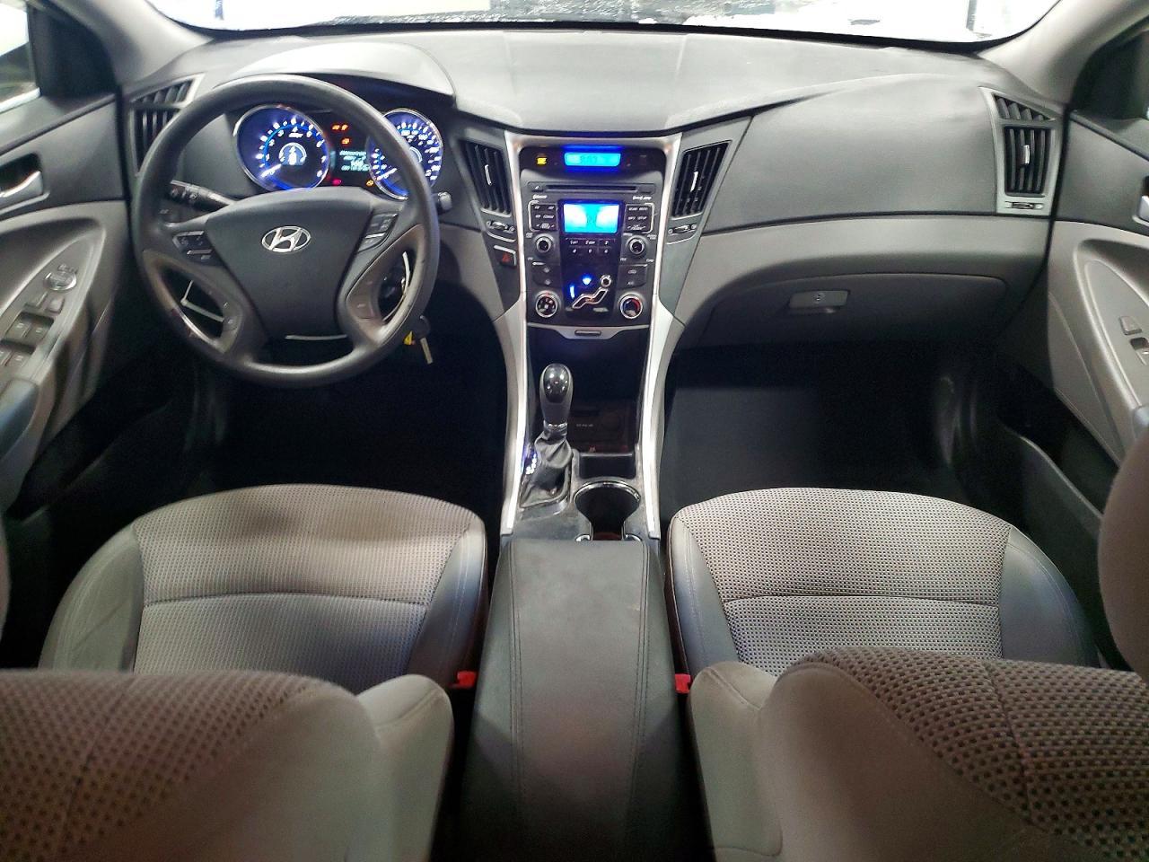 2011 HYUNDAI SONATA