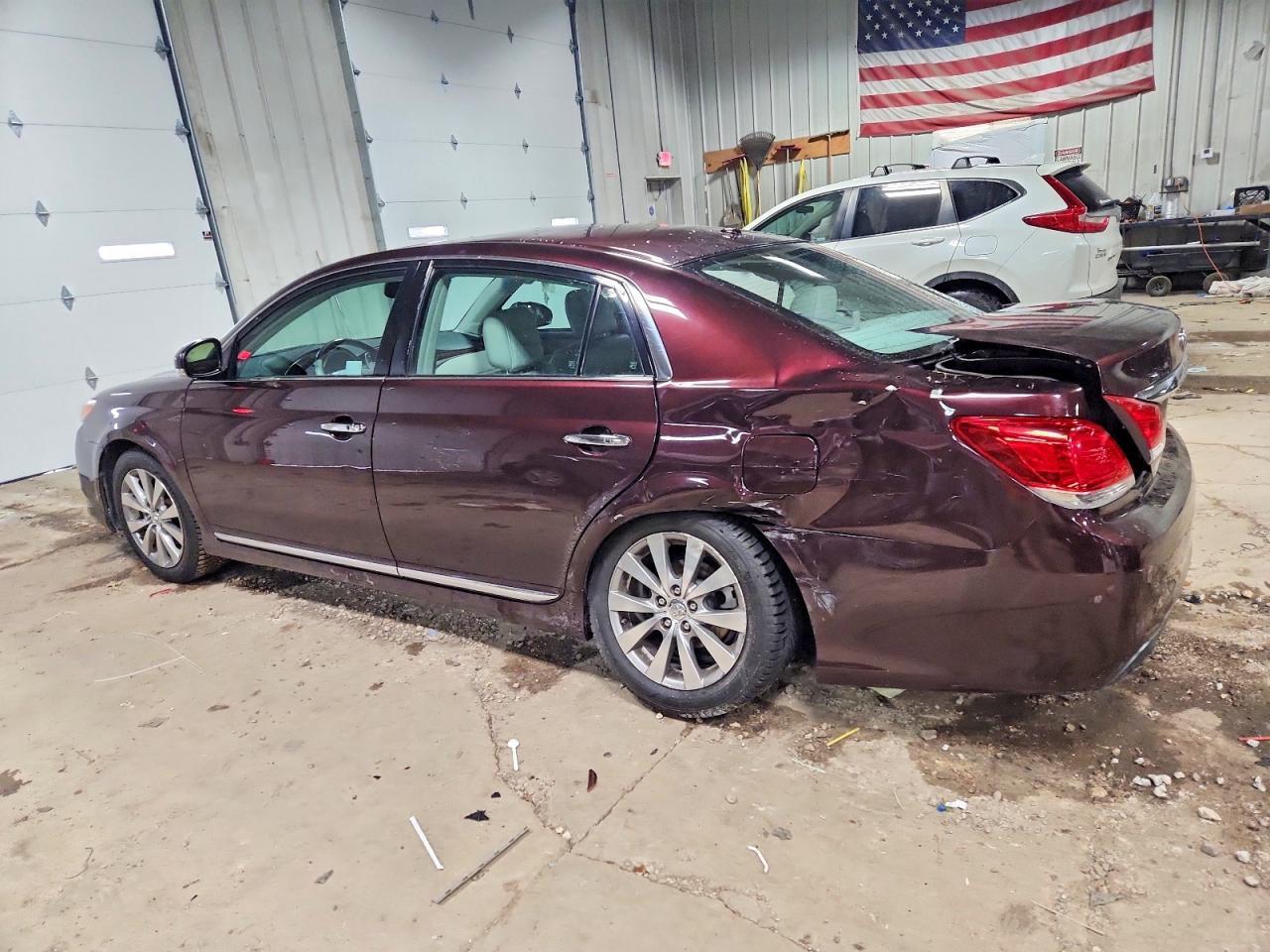 2011 TOYOTA Avalon